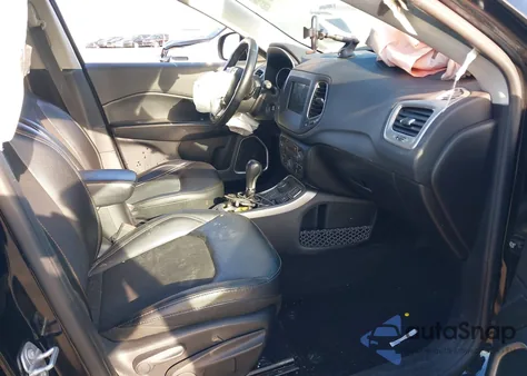 2019 Jeep Compass Latitude 4X4 from USA, damaged, VIN 3C4NJDBBXKT600409